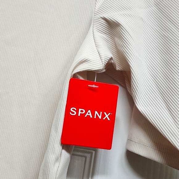 SPANX Ivory Short Sleeve Bodysuit, Size M - Picture 7 of 8